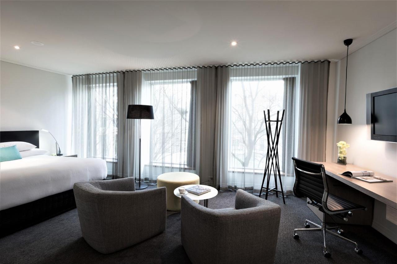 Deluxe Zimmer mit Kingsize-Bett und Whirlpool